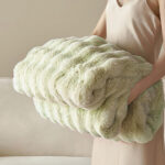 160 CM X 230 CM Fluffy Faux Fur Blanket Double Side Super Warm Plush Cozy Throw Blankets for Fall Winter Furry Blankets for Bed Couch and Sofa Green - Image 2