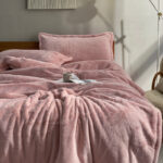 3 Pieces Cotton Double Winter Comforter Set Ultra Soft Warm Bed Set Bedspread with Matching Pillowcases Includes Duvet Cover and 2 Pillow Cases Pink