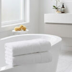 160 CM X 80 CM Thick 100 % Cotton Bath Towel Soft Quality Absorbent Oversized Towel for Household Use Beach and  Swimming Pool 1 Piece White