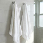 160 CM X 80 CM Thick 100 % Cotton Bath Towel Soft Quality Absorbent Oversized Towel for Household Use Beach and  Swimming Pool 1 Piece White - Image 4